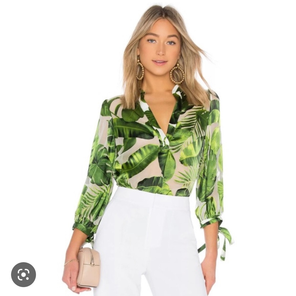 Alice and Olivia Leaf Print Blouson Sleeve Top. Size Small